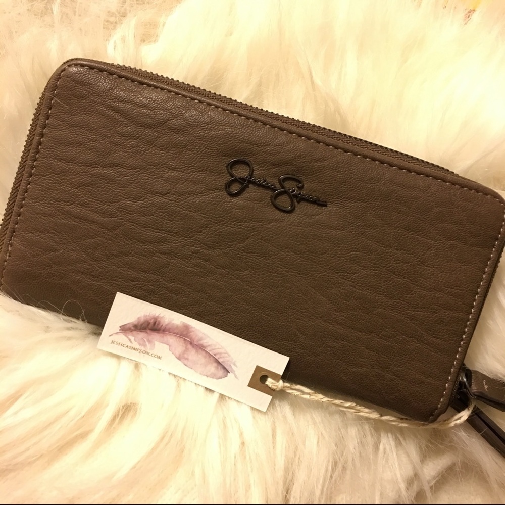 Jessica Simpson Hudson wallet